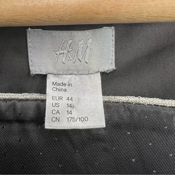 H&M Black Dress with Silver Pattern - Picture 2 of 16